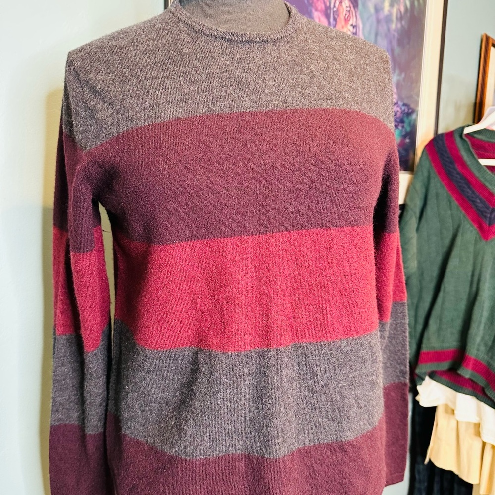 Calvin Klein Crewneck Sweater Red and Gray Size Medium